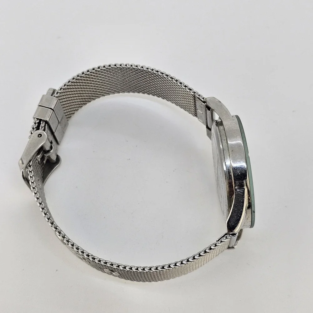 Minimalist Women's Analog Watch 34MM Gray Dial Gray Mesh Bands NEW‎ Battery